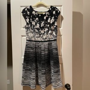 Elle knee length dress